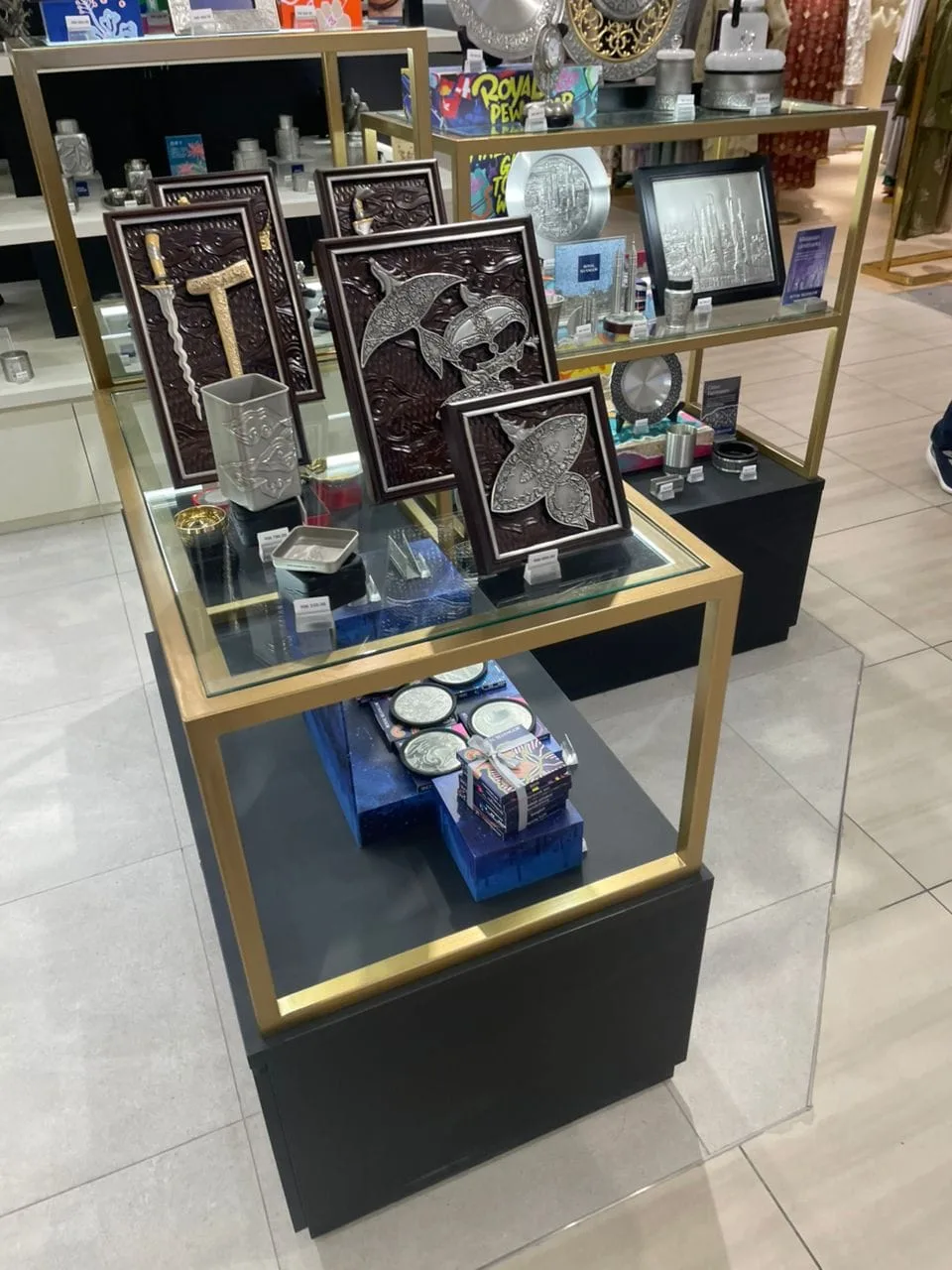 Slik viser du frem samlingen: display-guide for figurer og pewter